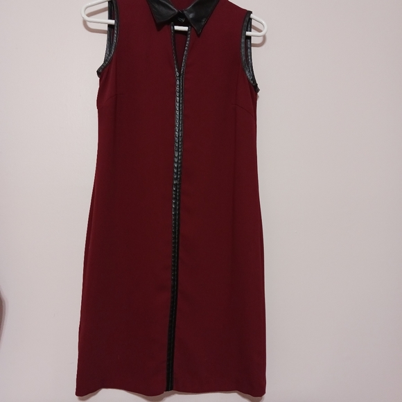 Calvin Klein Burgundy, Faux Leather trim Tunic sleeveless Keyhole front snap - Picture 1 of 5